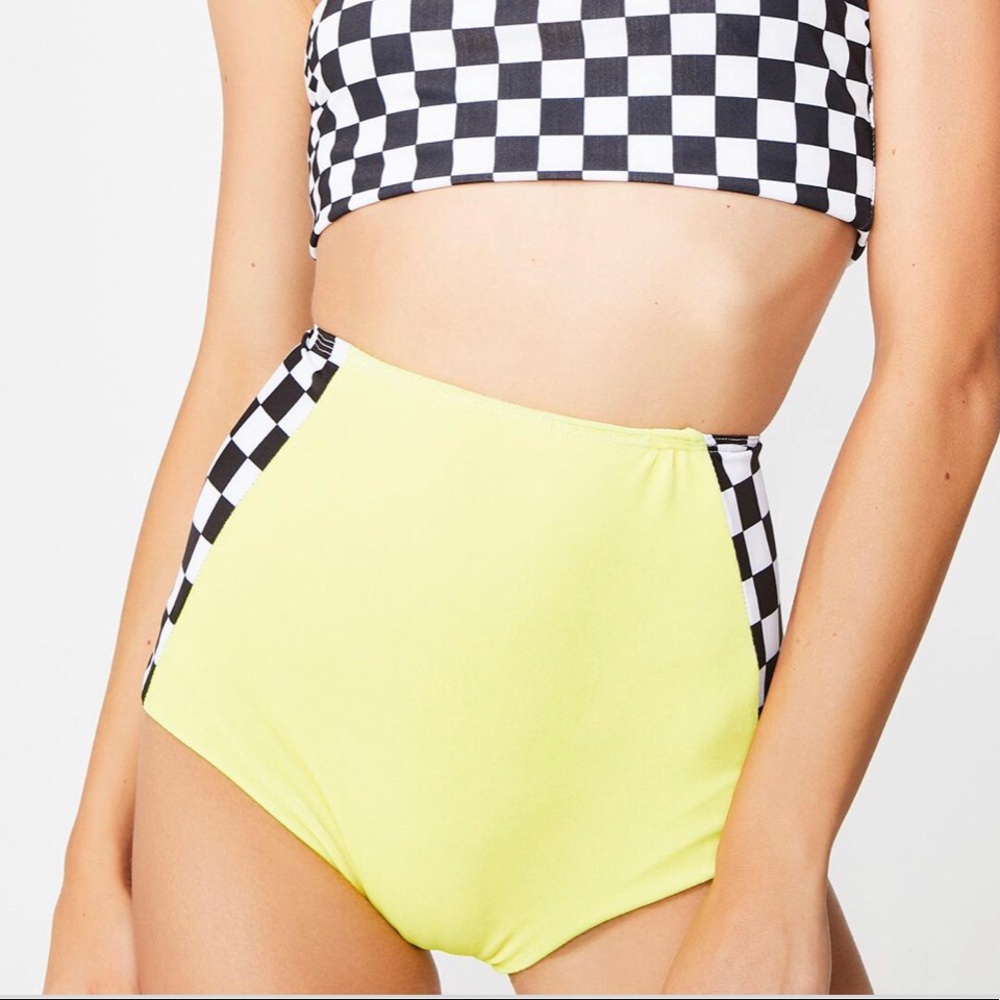 Velvet Racer Hot Pants 🏁 - Picture 2 of 5